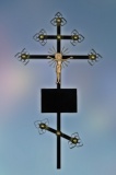 Крест на могилу металлический  золотой